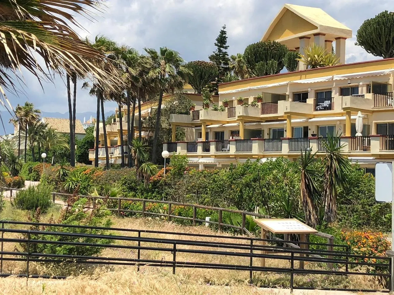 Apartment Urbanizacion Coto Los Dolores Marbella